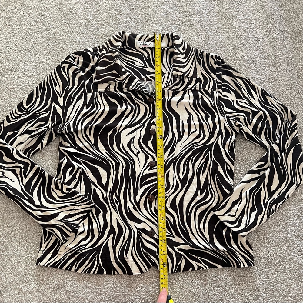 Vikki Vi Zebra Animal Print Collared Button Up Blouse Black & Cream Medium - Picture 7 of 10